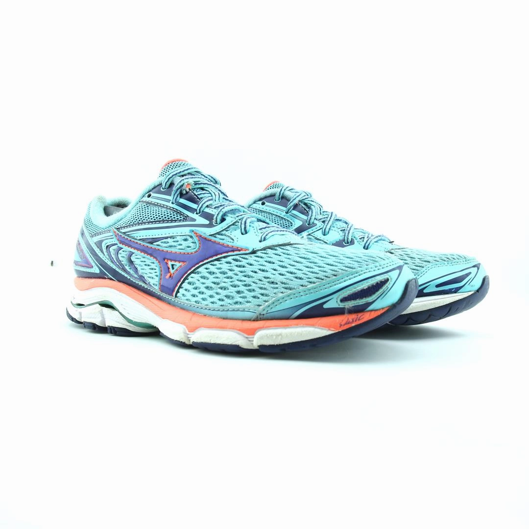MIZUNO WAVE INSPIRE 13 Mizuno sport shoe styles