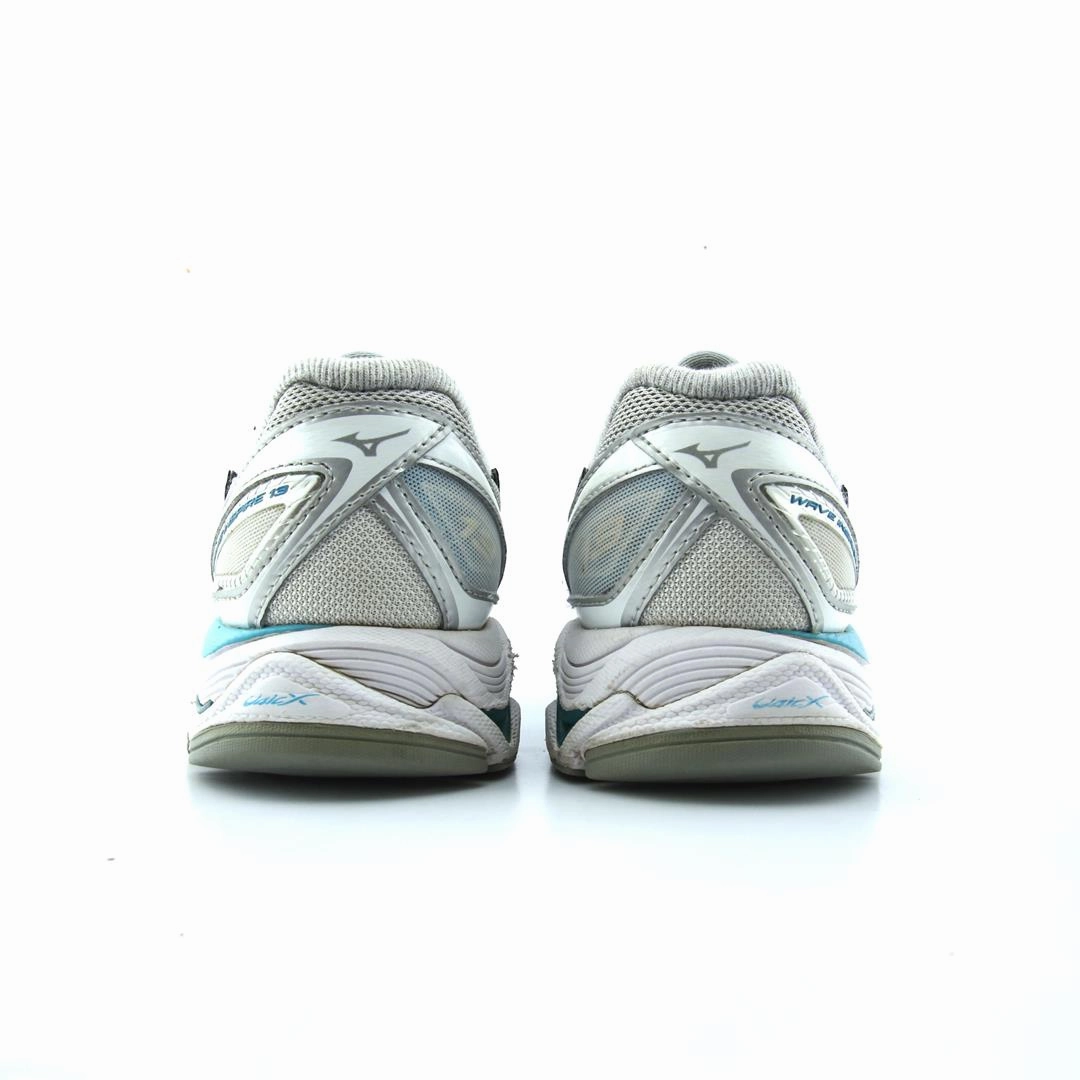 MIZUNO WAVE INSPIRE 13 Mizuno sport shoe styles