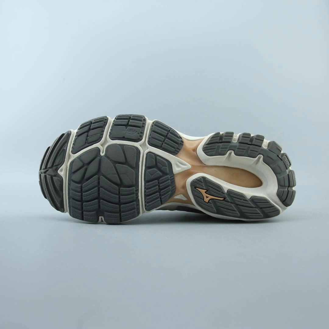 MIZUNO WAVE INSPIRE 16 Mizuno sport shoe styles