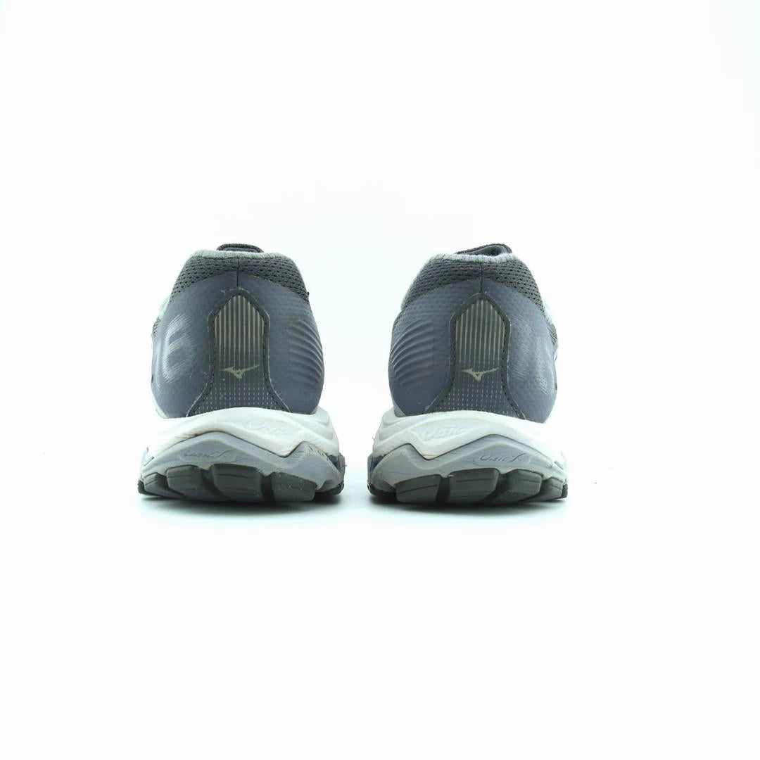 MIZUNO WAVE INSPIRE 16 Mizuno sport shoe styles