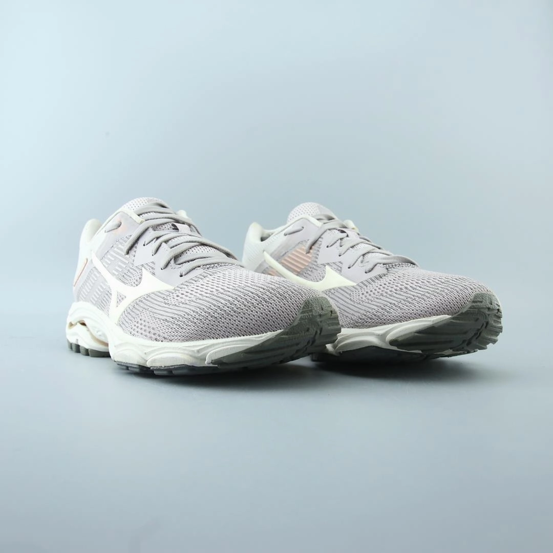 MIZUNO WAVE INSPIRE 16 Mizuno sport shoe styles
