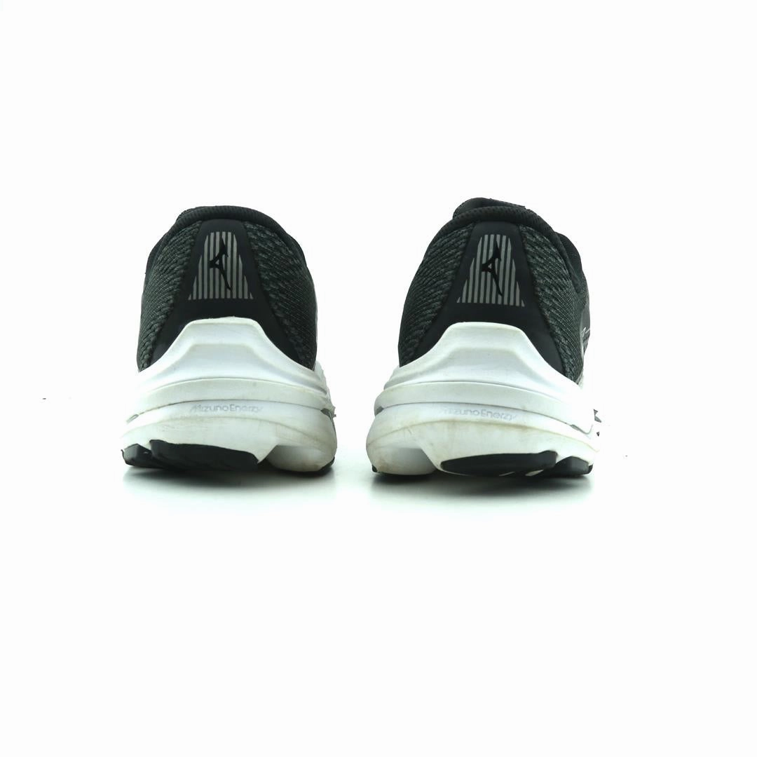 MIZUNO WAVE INSPIRE 17 Mizuno sport shoe styles