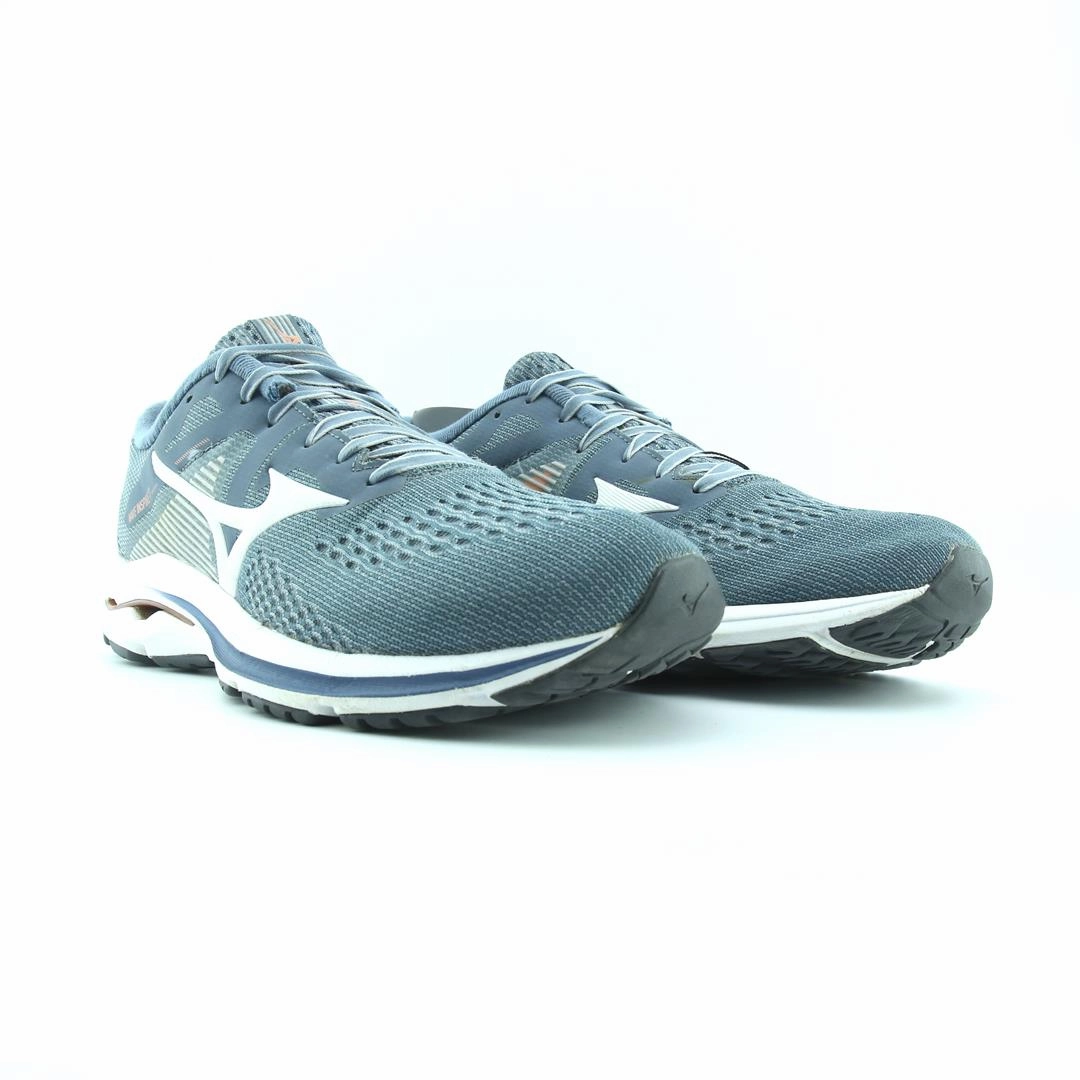 MIZUNO WAVE INSPIRE 17 Mizuno sport shoe styles
