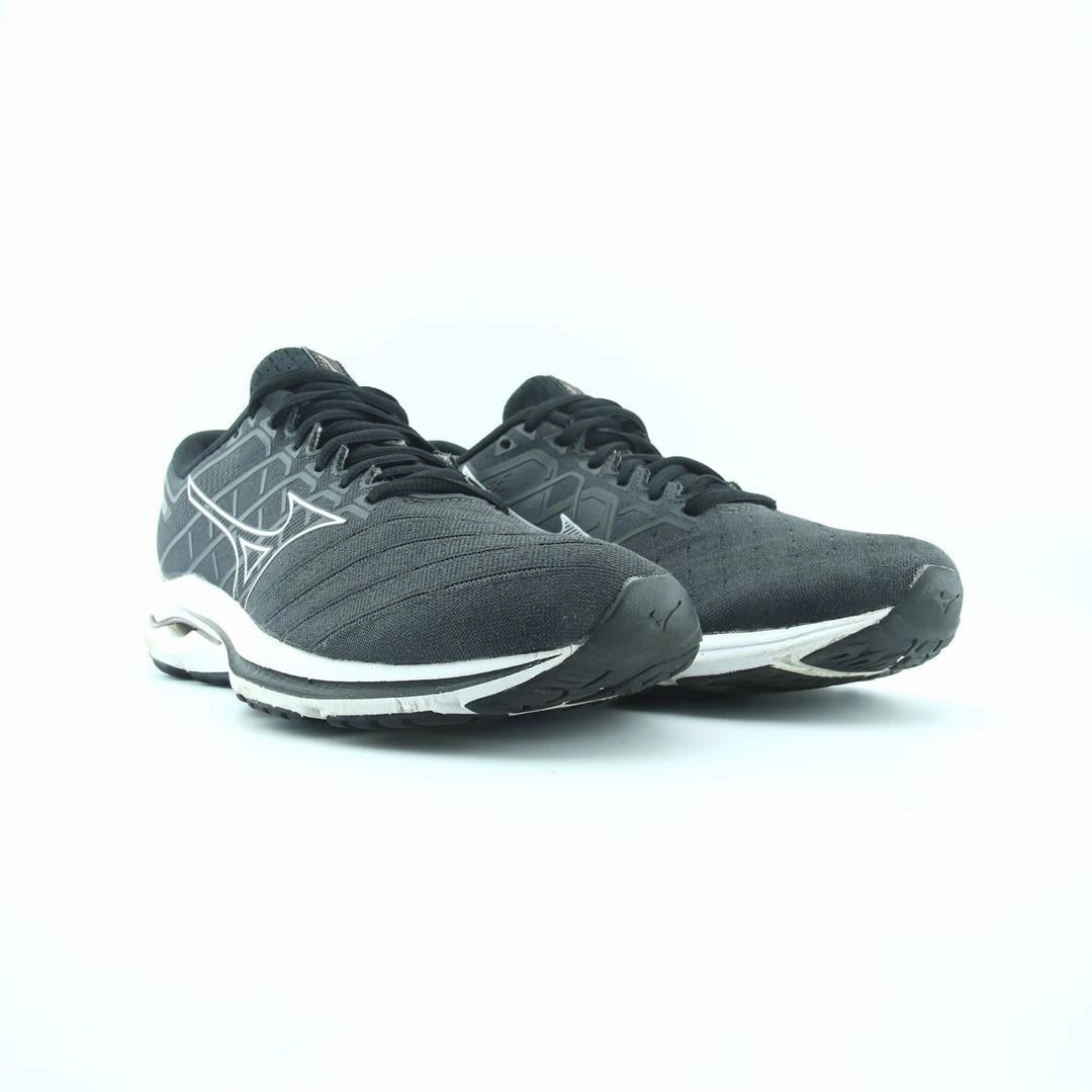 MIZUNO WAVE INSPIRE 18 Mizuno sport shoe styles