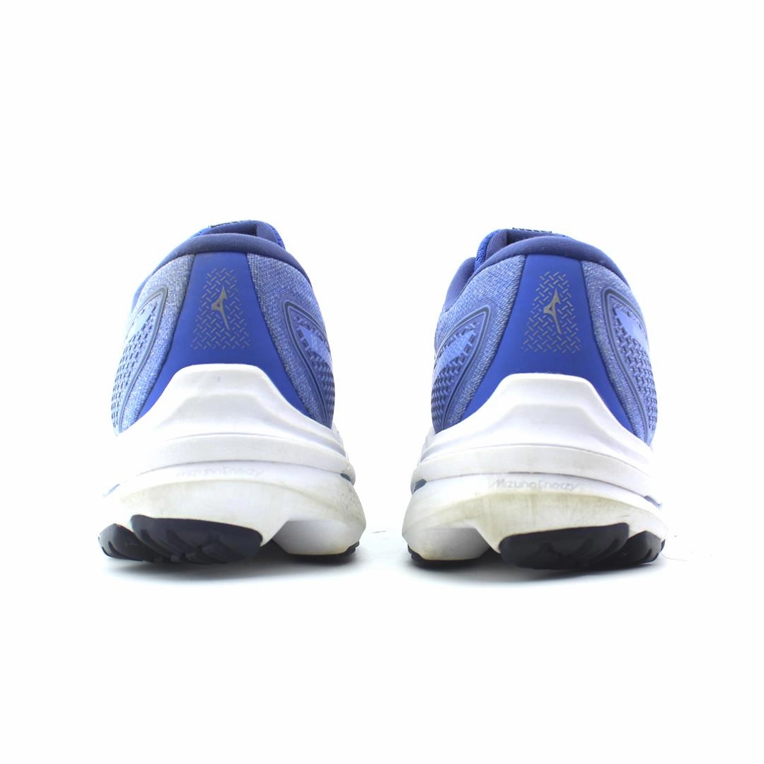 MIZUNO WAVE INSPIRE 18 Mizuno sport shoe styles