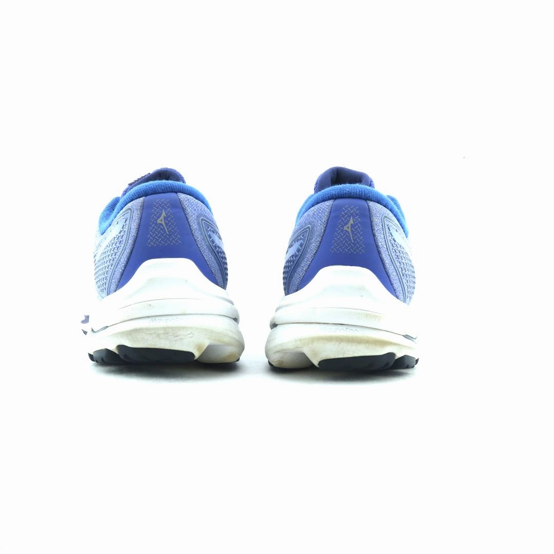 MIZUNO WAVE INSPIRE 18 Mizuno sport shoe styles