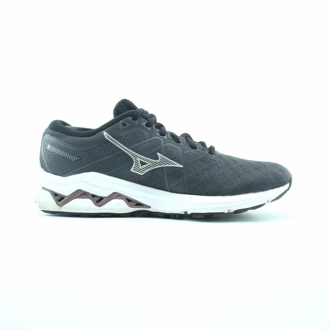 MIZUNO WAVE INSPIRE 18 Mizuno sport shoe styles