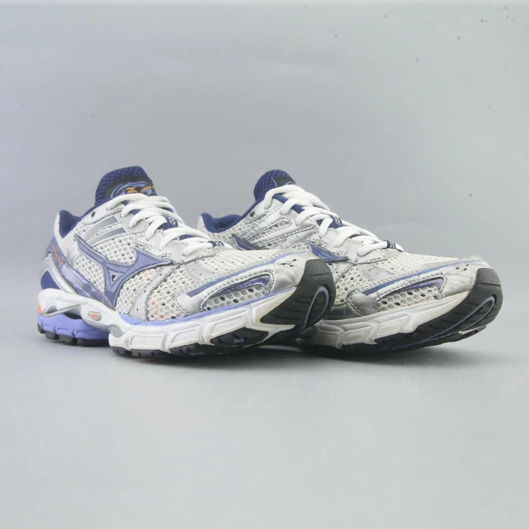 MIZUNO WAVE INSPIRE 8 Mizuno sport shoe styles