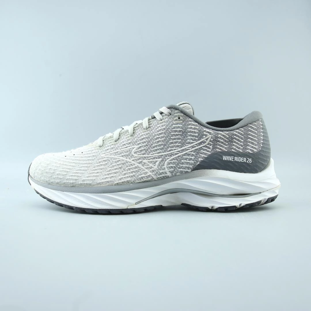 MIZUNO WAVE RIDER 26 Mizuno sporty athletic shoe styles
