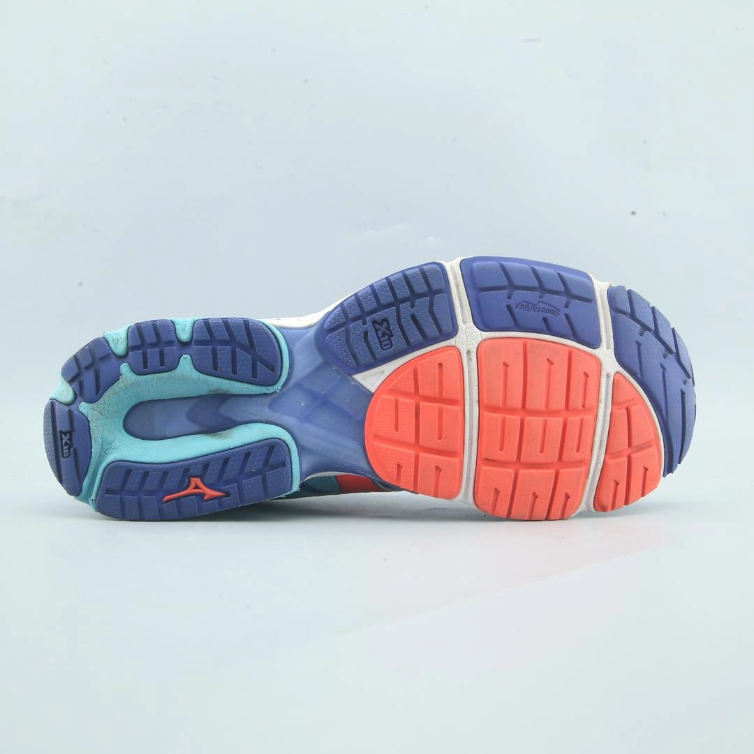 MIZUNO WAVE SAYONARA 4 Mizuno sport shoe styles
