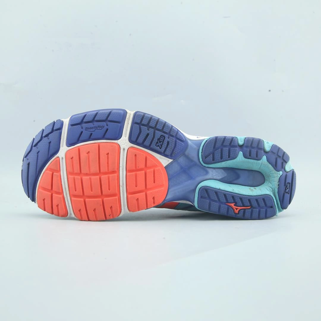 MIZUNO WAVE SAYONARA 4 Mizuno sport shoe styles