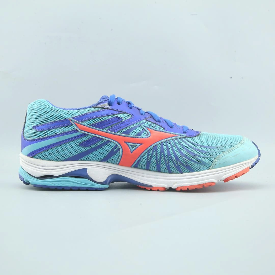 MIZUNO WAVE SAYONARA 4 Mizuno sport shoe styles