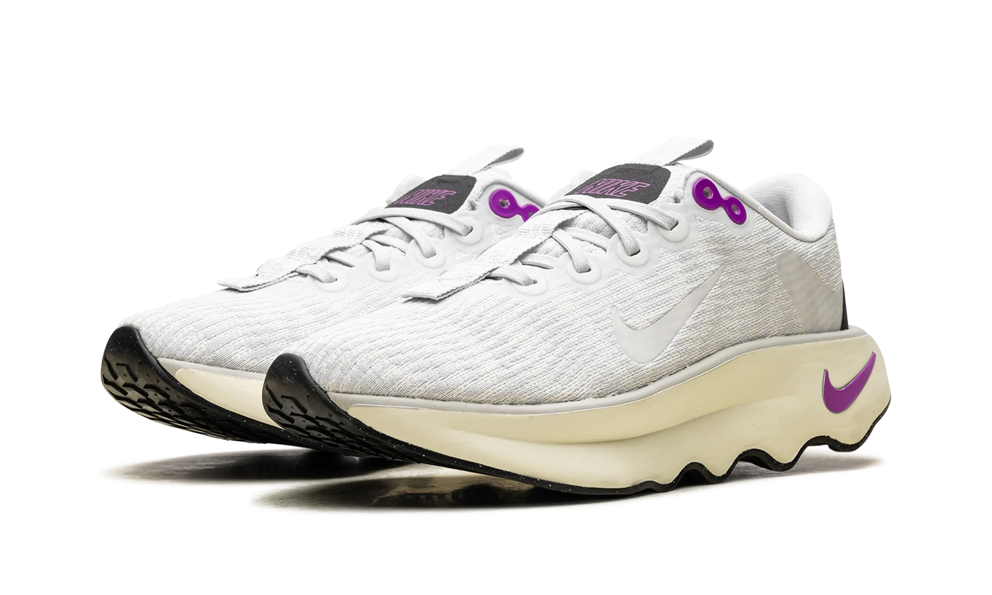 Motiva WMNS "Photon Dust Hyper Violet Coconut Milk" nike womens breathable trainers
