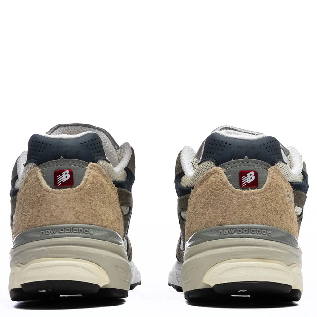 New Balance x Teddy Santis 990v3 - Olive New Balance Sport & Comfort Shoes