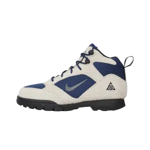 Nike ACG Torre Mid WP Light Orewood Brown Navy Nike sporty look with timeless feel