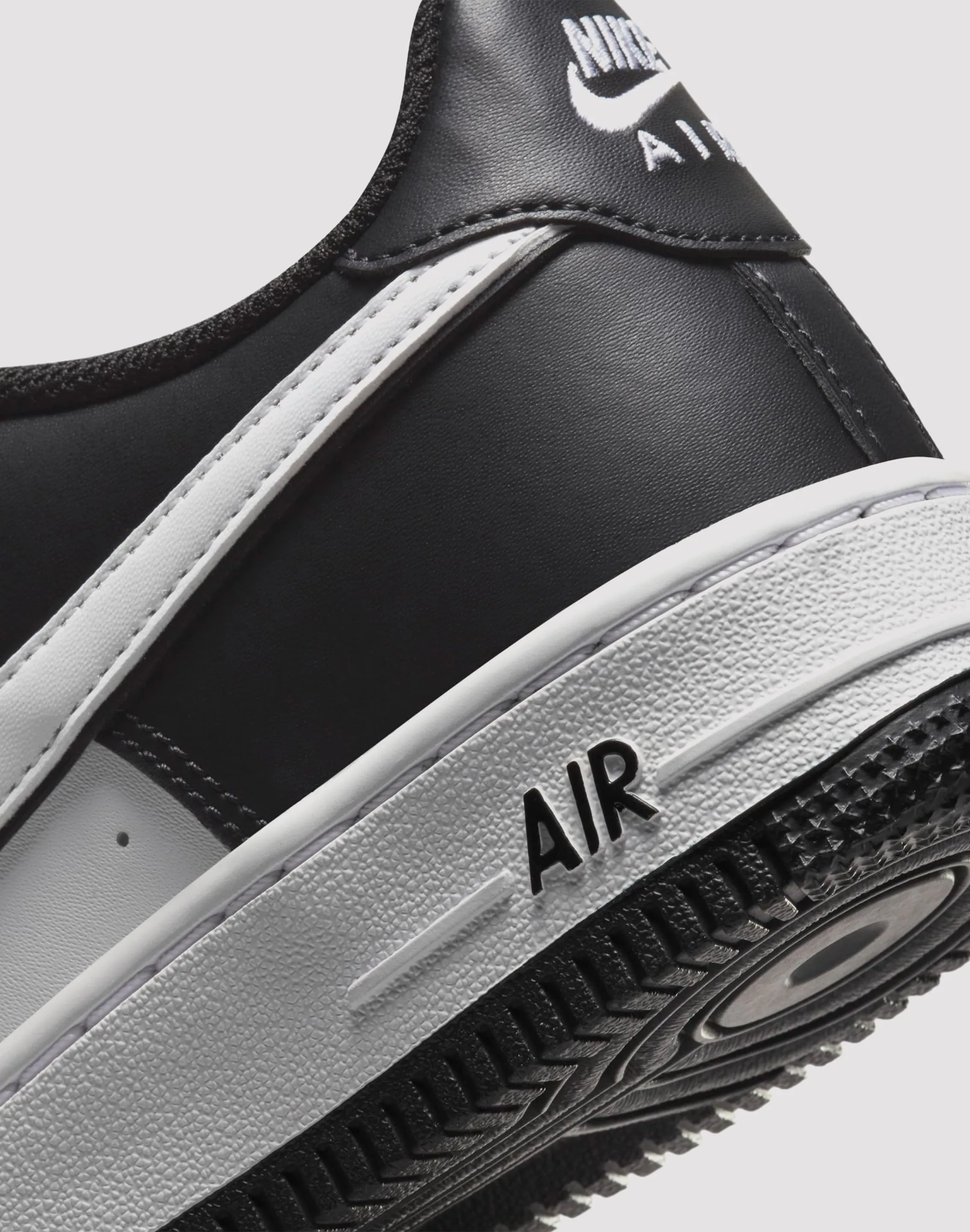 Nike Air Force 1 LV8 2 Grade School Kids' Black/White Air Max Comfort