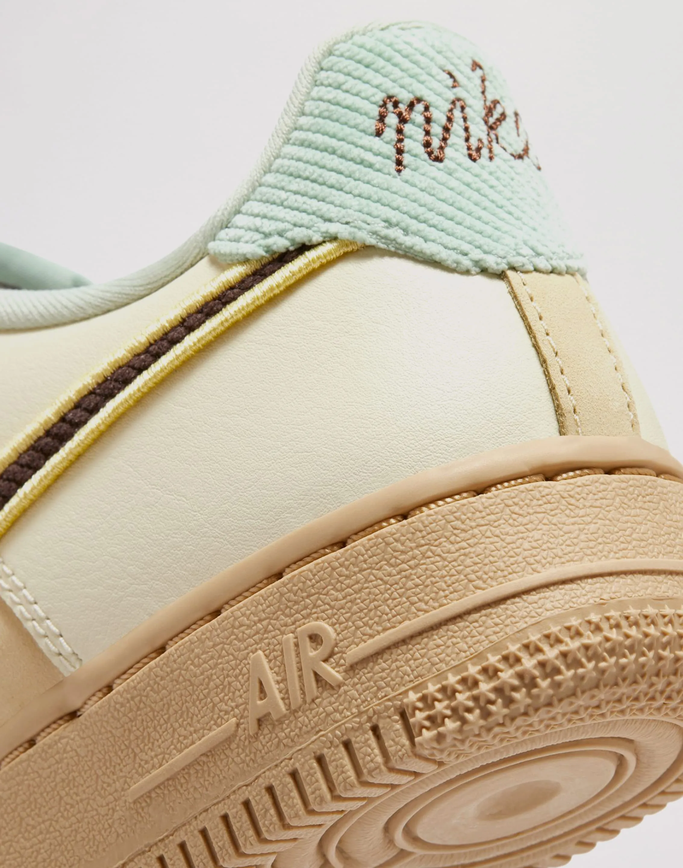 Nike Air Force 1 LV8 Pre-School Speed Sneakers