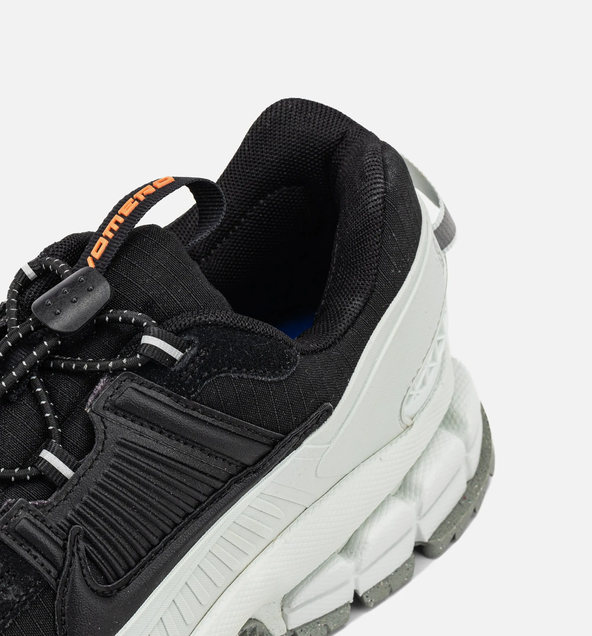 Nike Clothing Zoom Vomero Roam Winterized Mens Lifestyle Shoe - Black/Light Silver/Jade Horizon/Hyper Crimson