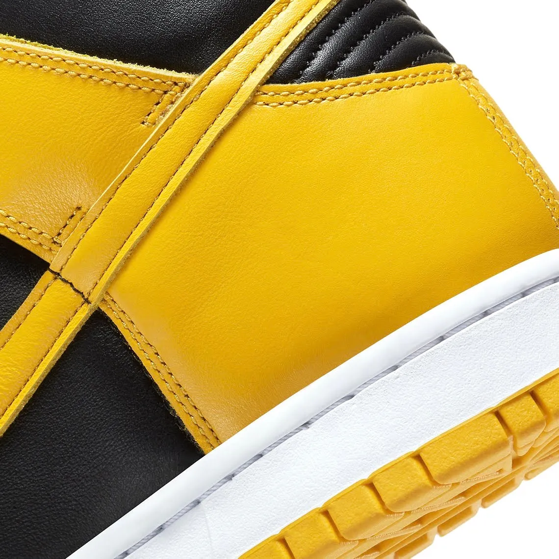 Nike Dunk Hi SP Black Varsity Maize Iconic Sneakers