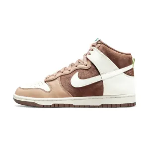 Nike Dunk High Khaki Chocolate Sail Nike Dunk sneakers with classic silhouette