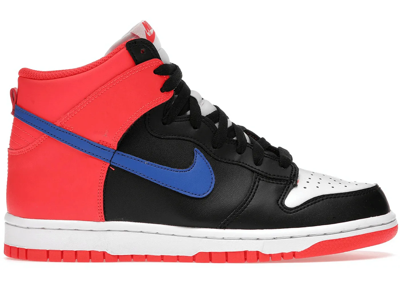 Nike Dunk High Knicks (GS) Nike Dunk sneakers with vintage style