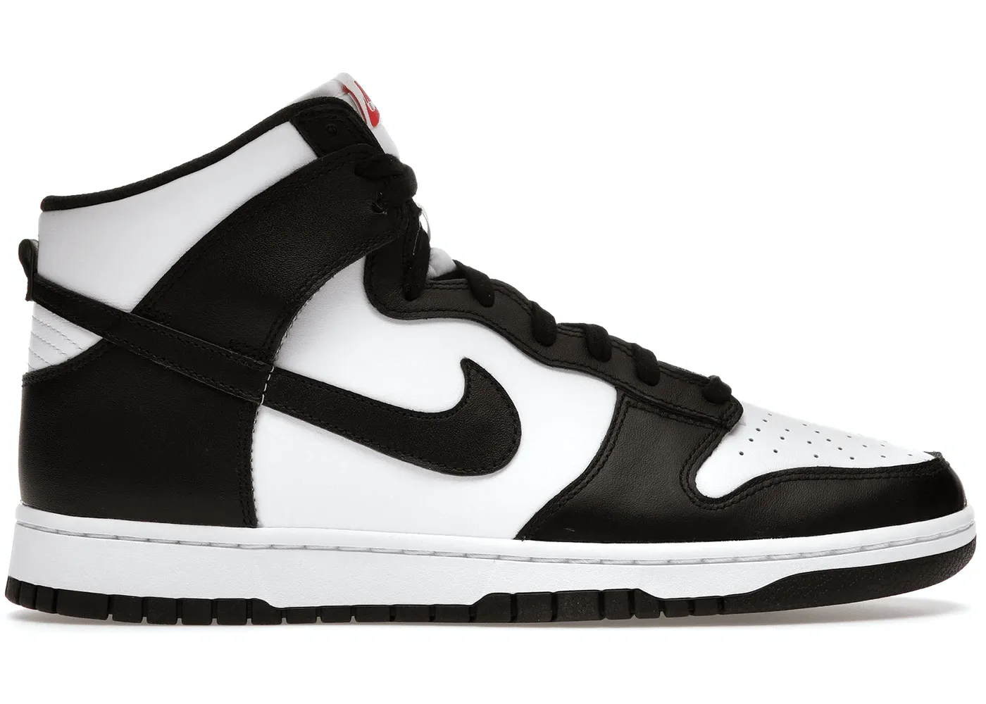 Nike Dunk High Panda (2021) Nike Dunk sneakers with vintage style