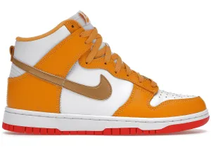 Nike Dunk High University Gold (W) Nike Dunk sneakers with vintage style