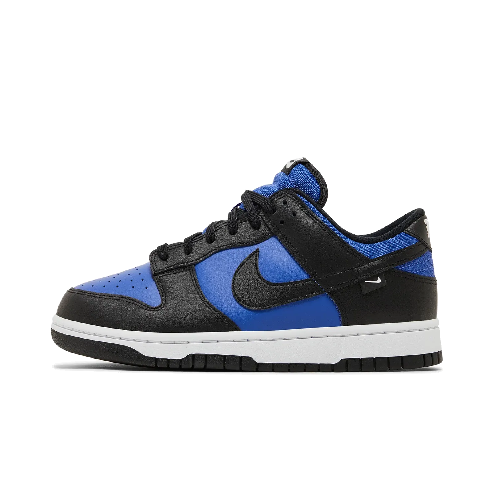 Nike Dunk Low Astronomy Blue Nike sporty look with timeless feel