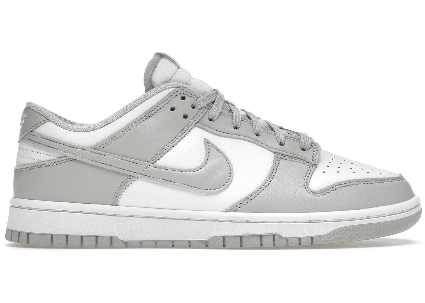 Nike Dunk Low Grey Fog Nike Dunk sneakers with vintage style