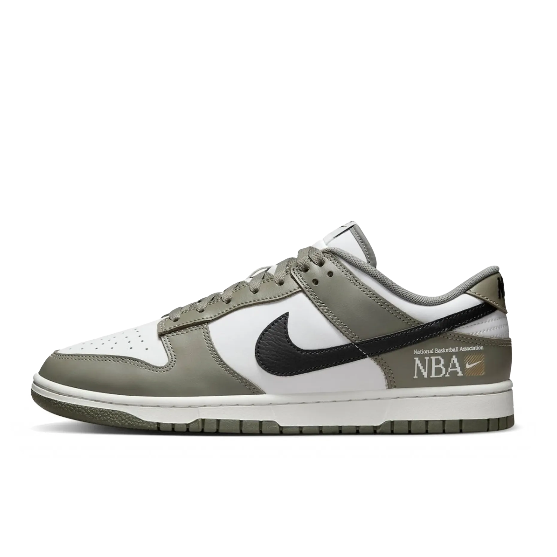 Nike Dunk Low NBA Paris Nike sneakers in limited color packs