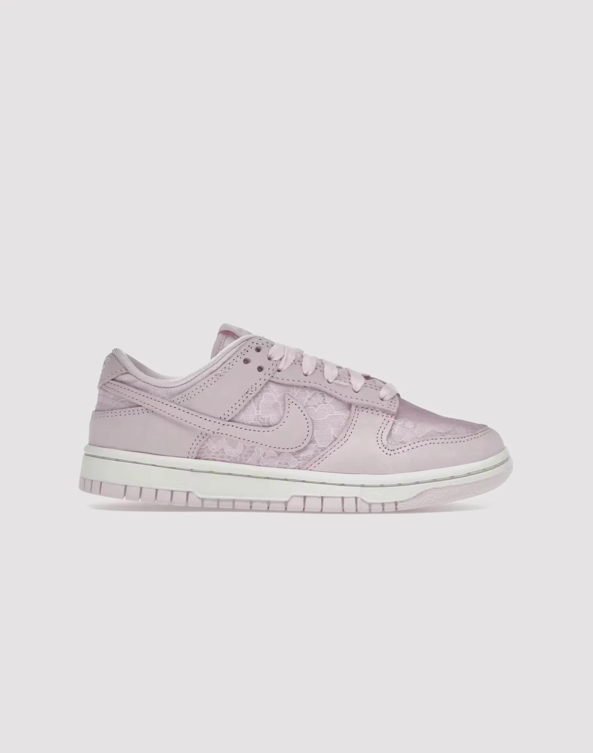 Nike Dunk Low Nike lightweight shoes for daily running