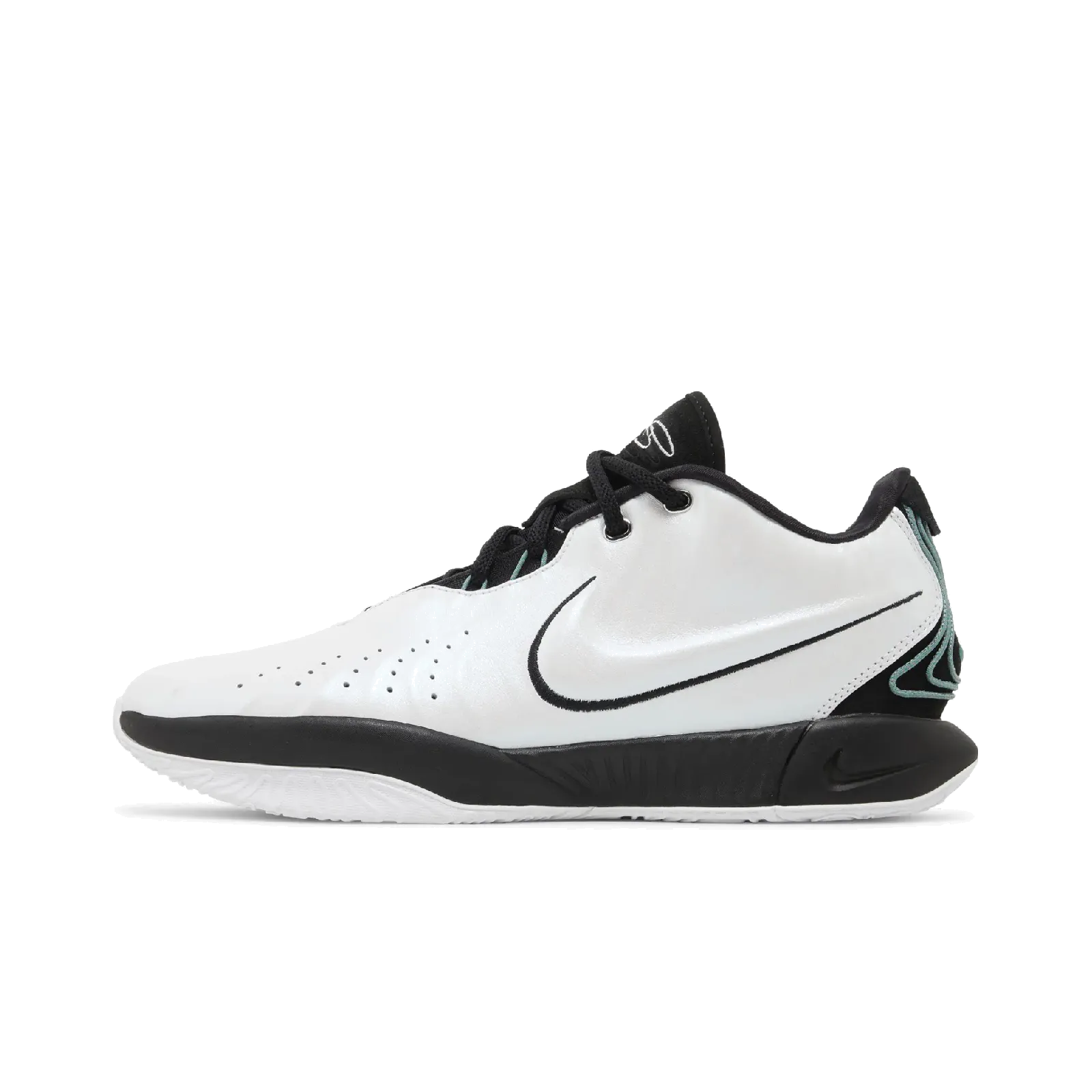 Nike LeBron 21 Conchiolin Nike sporty look with timeless feel