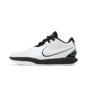 Nike LeBron 21 Conchiolin Nike sporty look with timeless feel