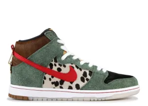 Nike SB Dunk High Dog Walker (WORN) Nike athletic shoes with flyknit design