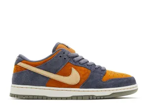 Nike SB Dunk Low Light Carbon Monarch Nike sporty look with timeless feel
