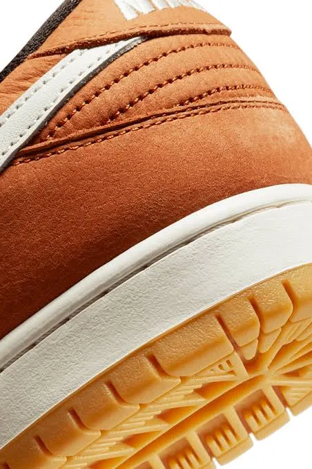 Nike SB Dunk Low Pro ISO Orange Label Dark Russet Iconic Sneakers