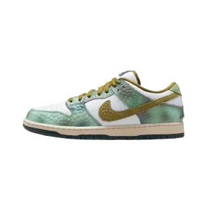 Nike SB Dunk Low Pro QS Oil Green Desert Moss White Nike Dunk sneakers with classic silhouette