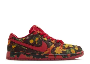 Nike SB Dunk Low The Wizard of Oz Poppy Field Nike sporty look with timeless feel