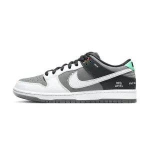 Nike SB Dunk Low VX1000 Nike Dunk sneakers with classic silhouette