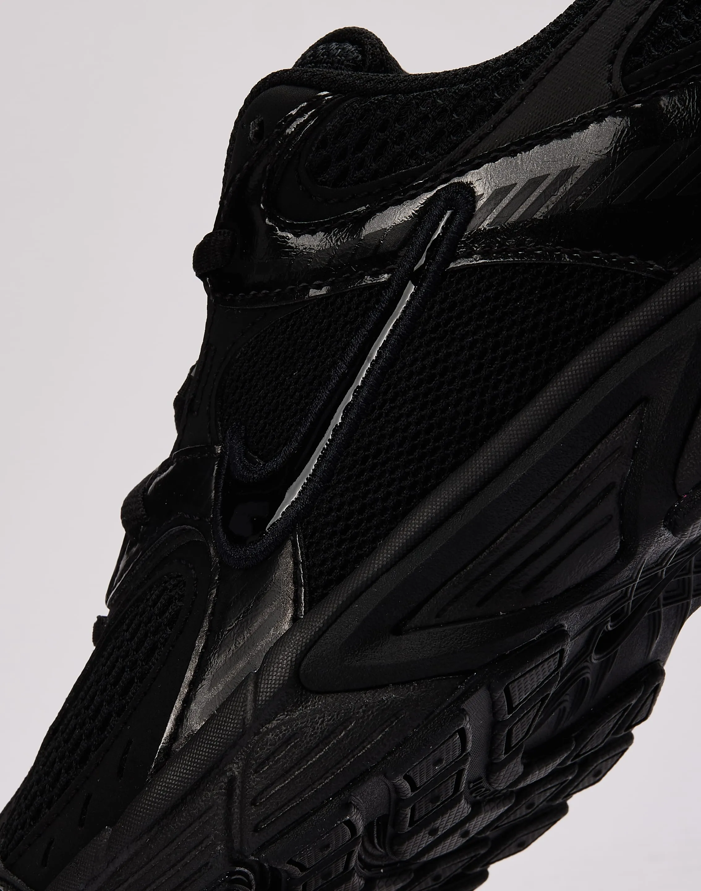 Nike V5 RNR Grade-School Speed Sneakers