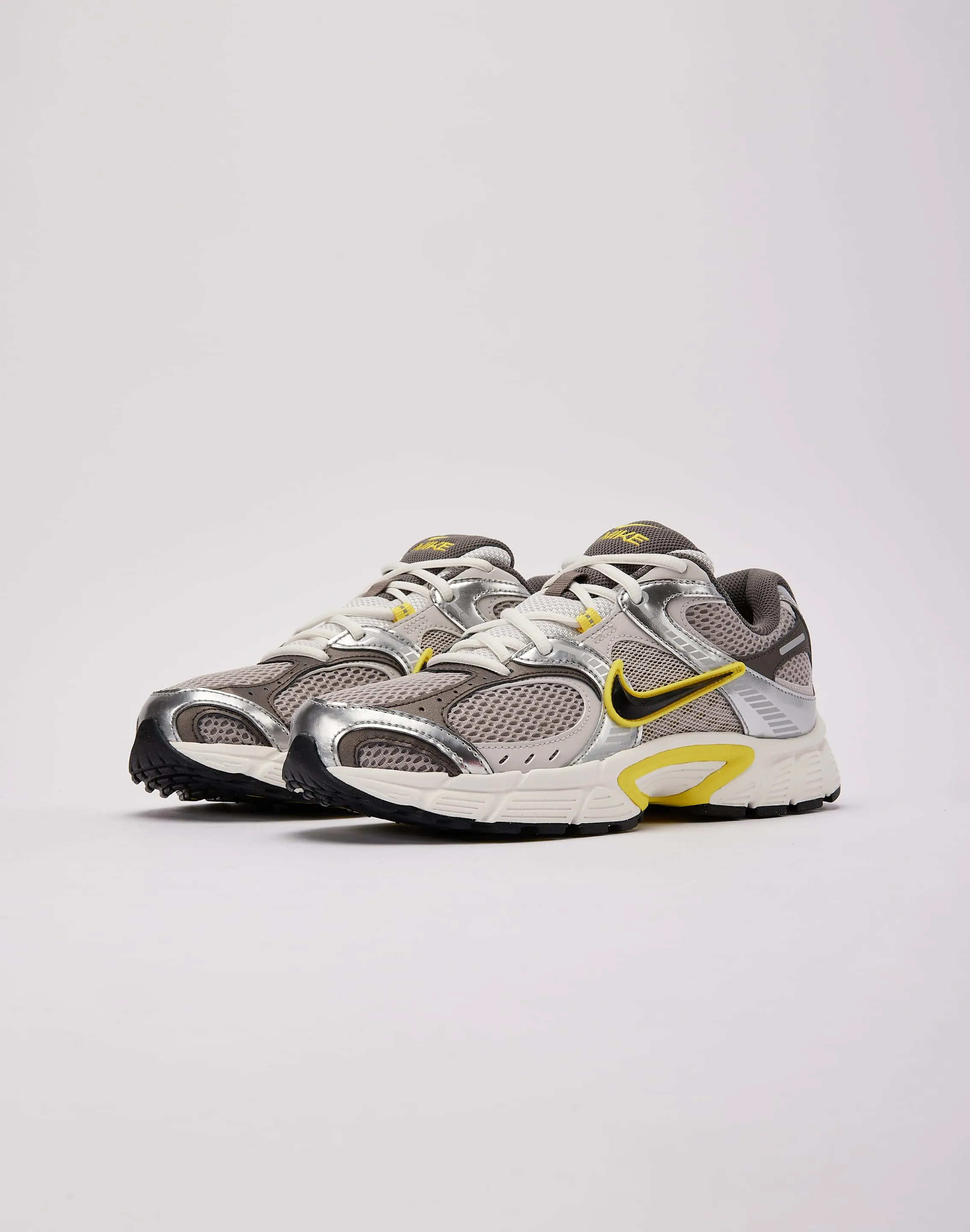 Nike V5 RNR Speed Sneakers