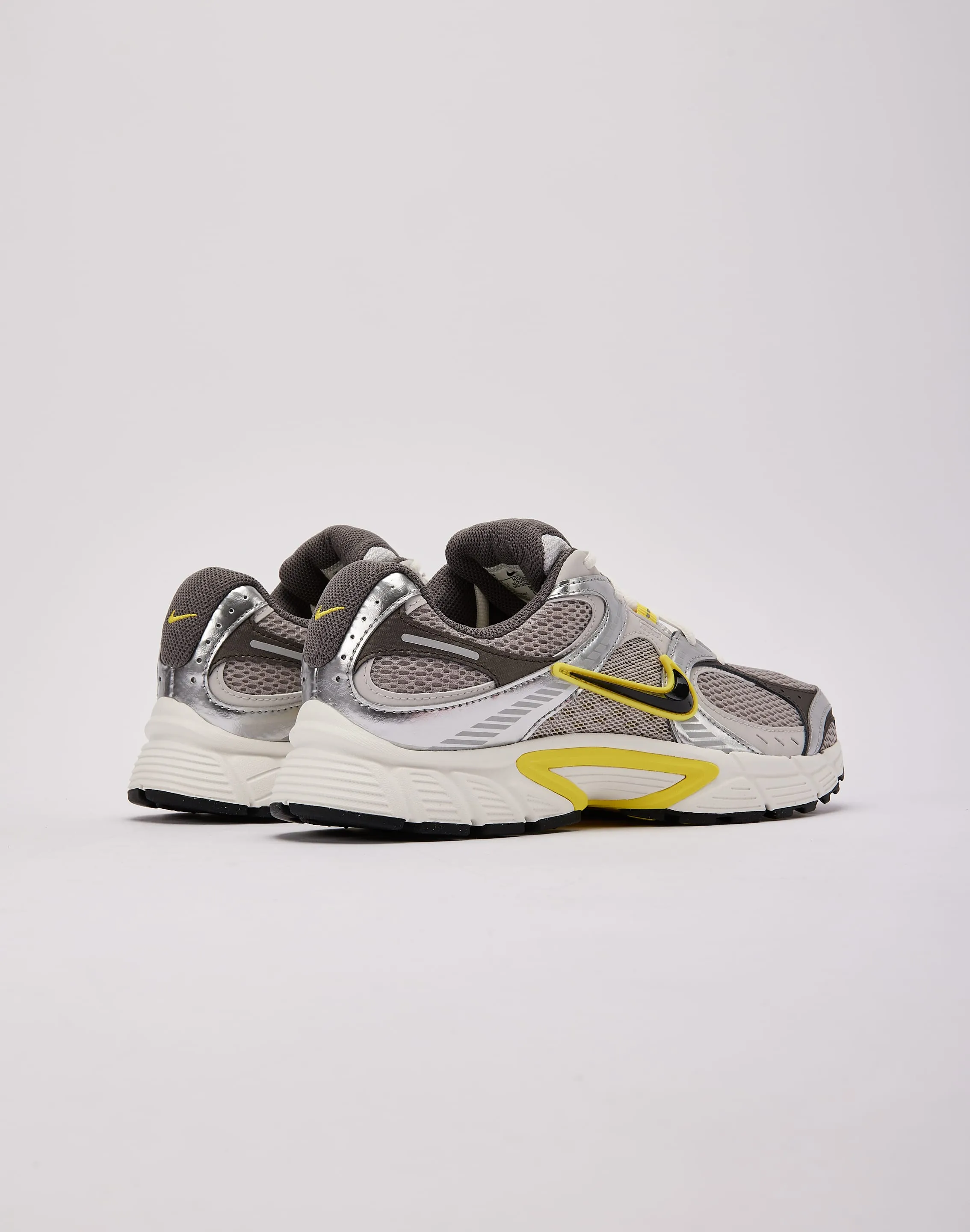 Nike V5 RNR Speed Sneakers