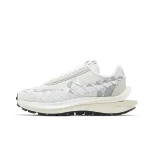 Nike VaporWaffle Woven sacai Jean Paul Gaultier White Nike sneakers in limited color packs