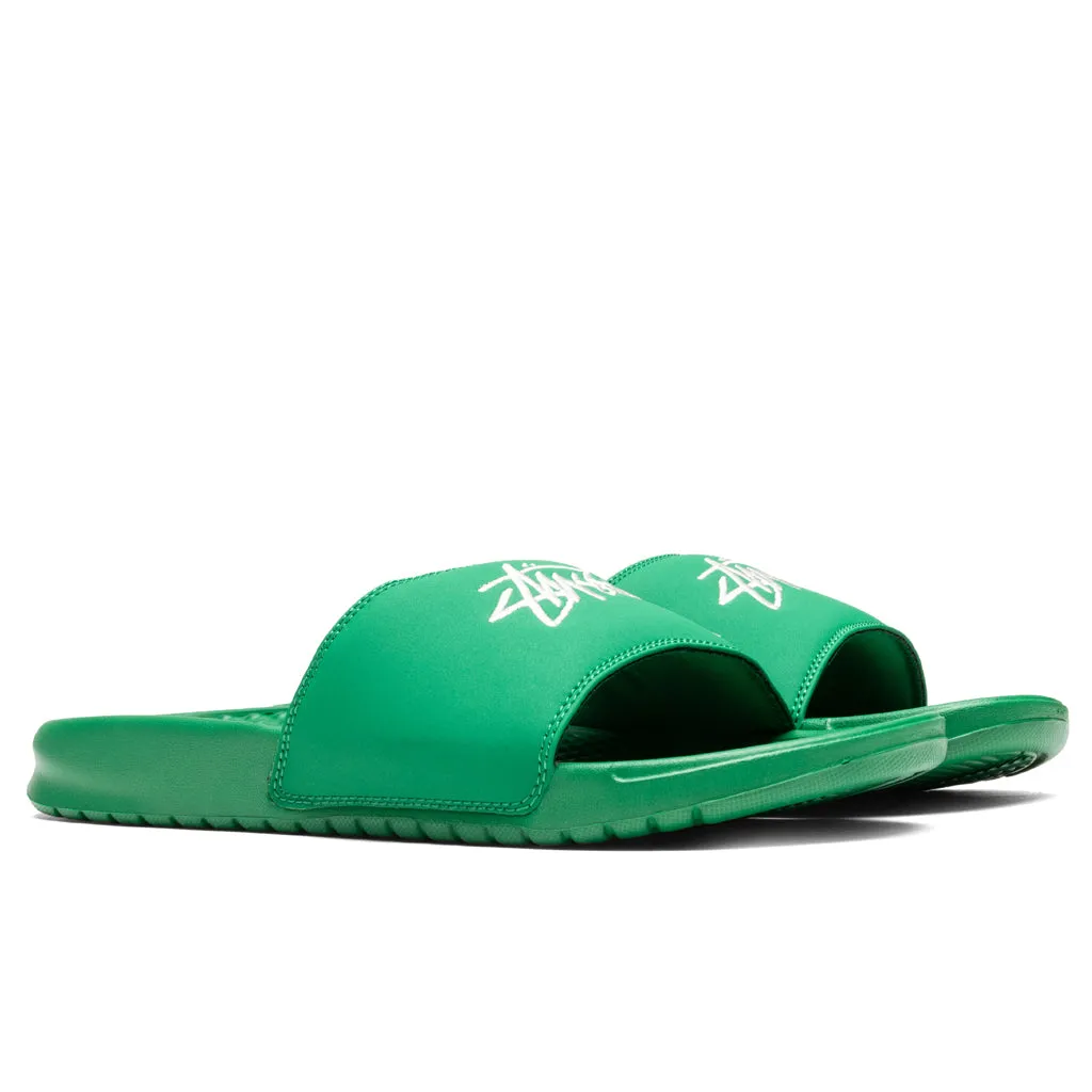 Nike x Stussy Benassi - Pine Green/Sail Nike Foam Comfort Trainers
