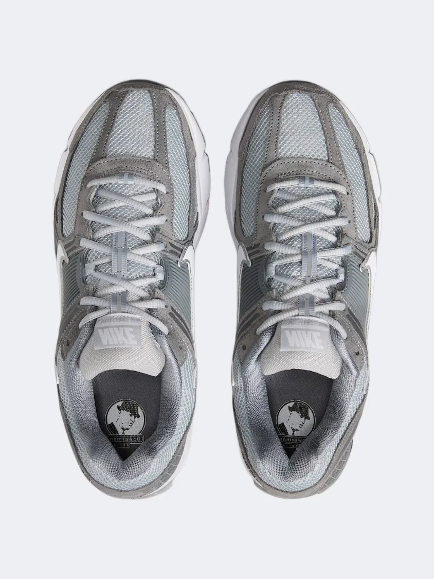 Nike Zoom Vomero 5 Men Lifestyle Shoes Cool Grey/ White Mens Urban Style Comfort Shoes