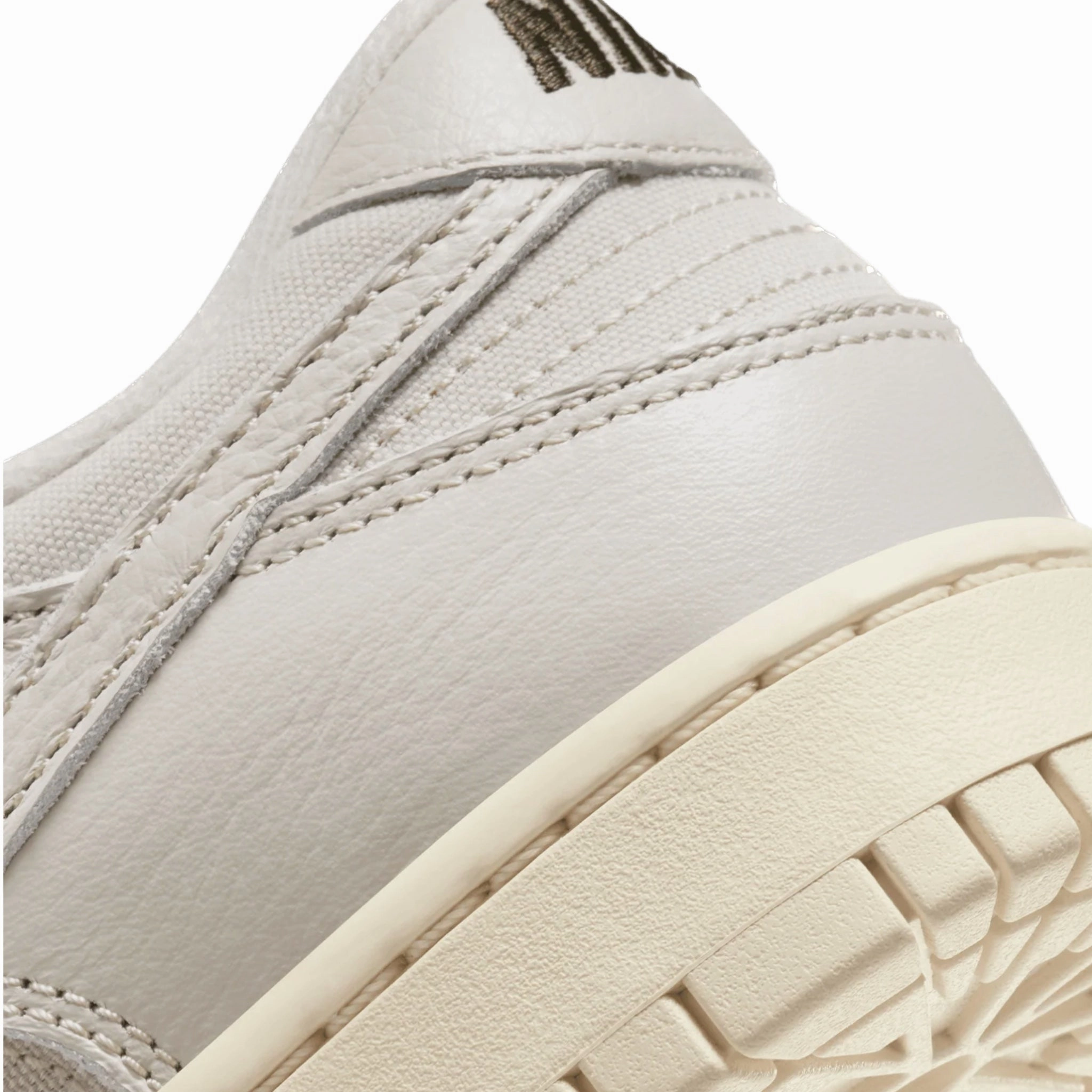 Nike Dunk Low Premium Light Orewood Brown Sequoia Guava Ice Iconic Sneakers