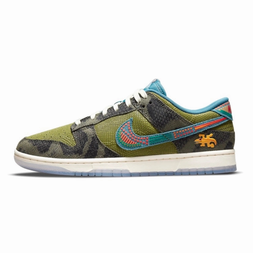 Nike Dunk Low Premium Siempre Familiar Carbon Green Rift Blue Sail Nike Dunk sneakers with classic silhouette