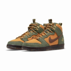 Nike SB Dunk High Pass~Port Work Boots Passport Army Green/Brown/Black Nike Dunk sneakers with classic silhouette