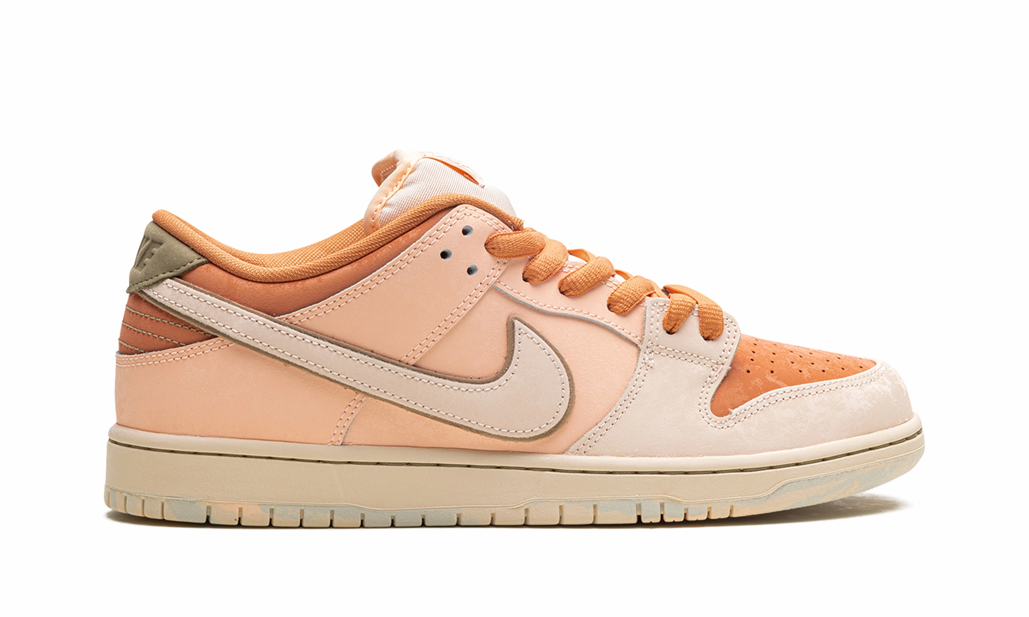 Nike SB Dunk Low Pro PRM "Guava Ice" nike sb dunk skateboarding shoes