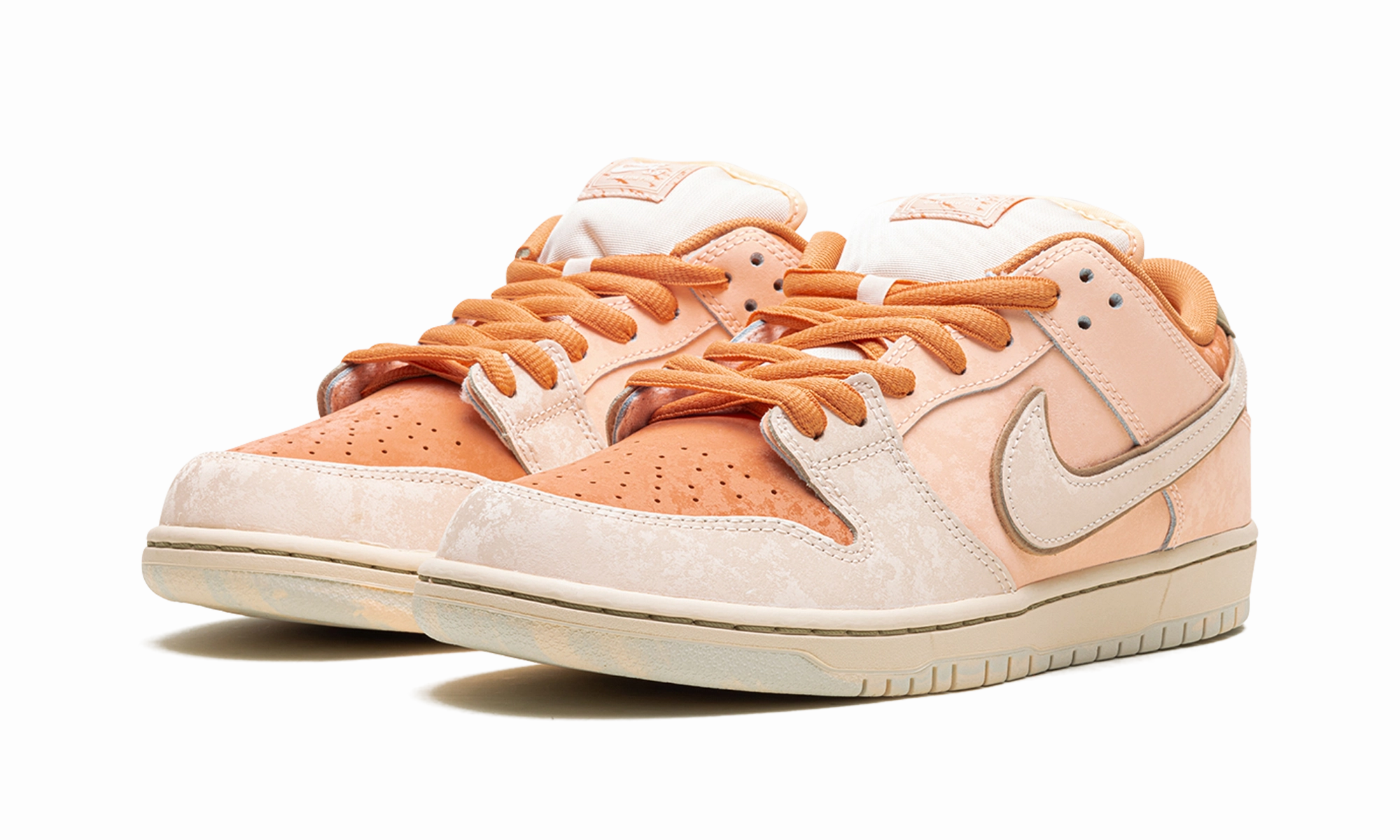 Nike SB Dunk Low Pro PRM "Guava Ice" nike sb dunk skateboarding shoes